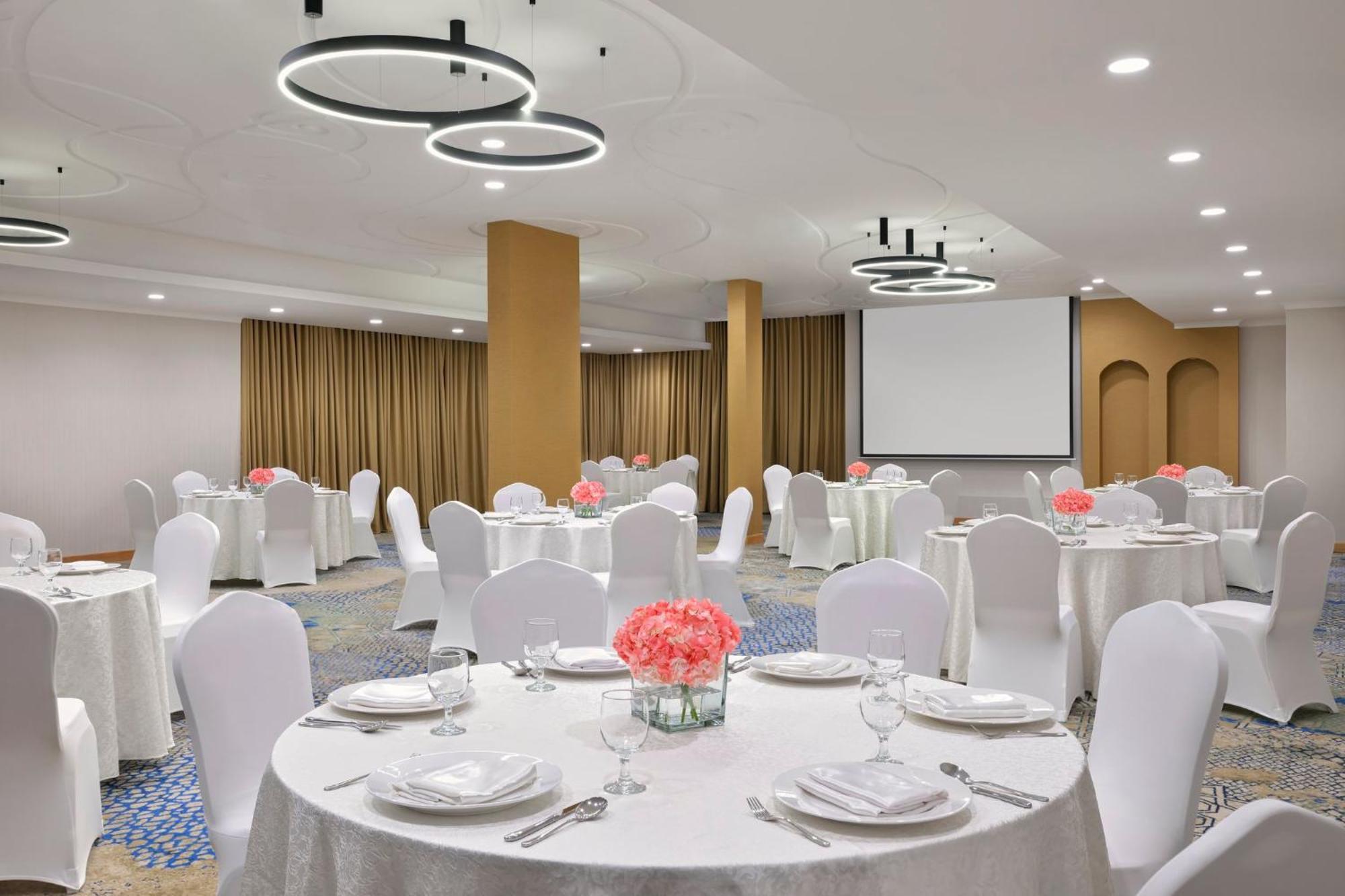 Holiday Inn Jeddah Corniche By Ihg Exterior photo